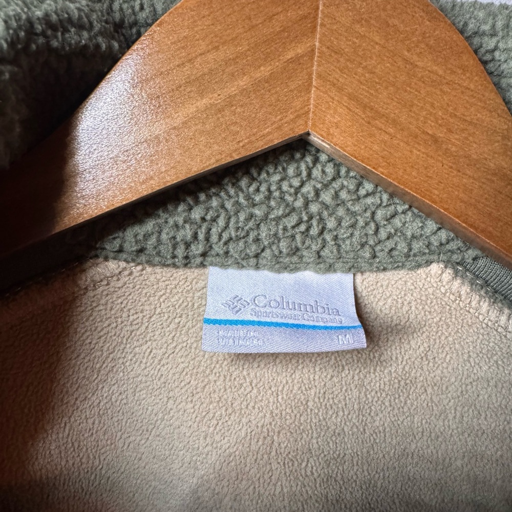 Columbia Olive and Cream Fleece with Blue Accent - Picture 3 of 9